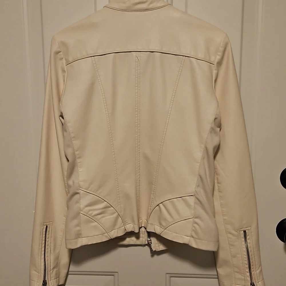 GUESS Faux Leather White Moto Jacket - Picture 3 of 8